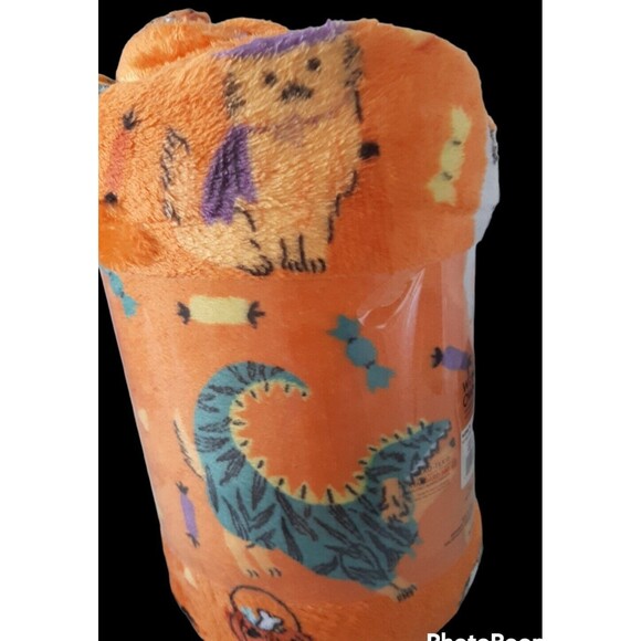 The Big One Halloween Dogs Oversized Plush Throw/Blanket 5 ft x 6 ft Soft/warm - Picture 4 of 6
